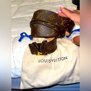 AUTHENTIC LOUIS VUITTON BELT